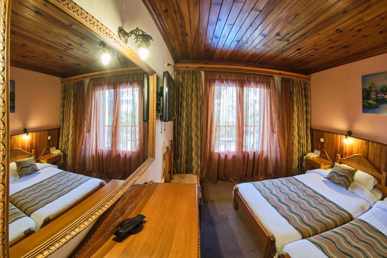 Hotel Victoria Мецовон Экстерьер фото