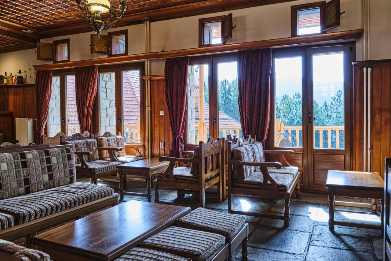 Hotel Victoria Мецовон Экстерьер фото